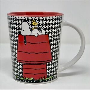 Peanuts Gibson Snoopy Woodstock Doghouse Mug Coffee Cup Black White Houndstooth
